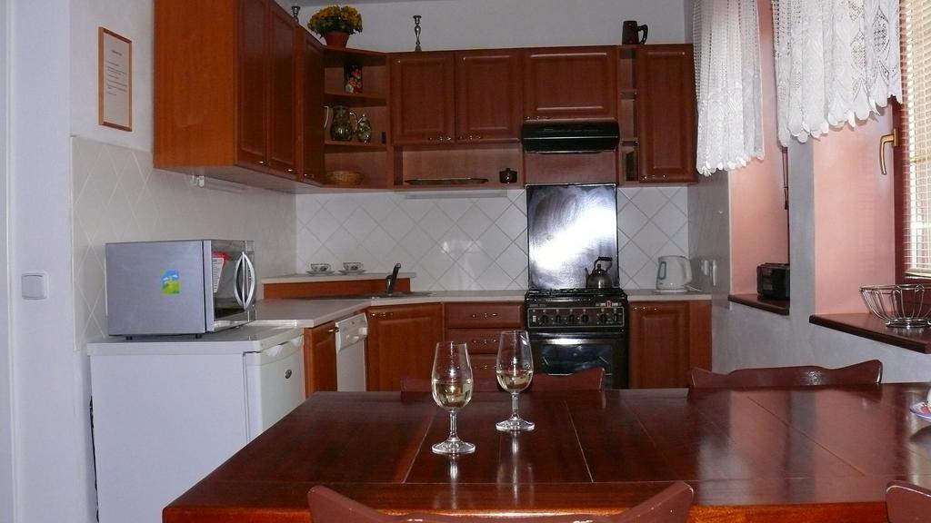 Apartment Zelezny Hrozen Valtice Room photo